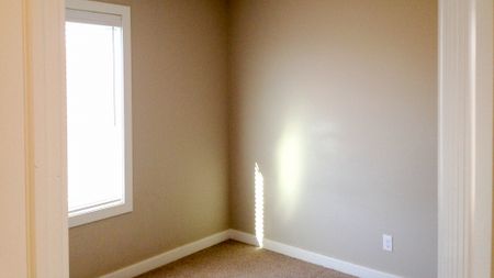 Charming 3 Bedroom Home In Legacy. - Photo 4