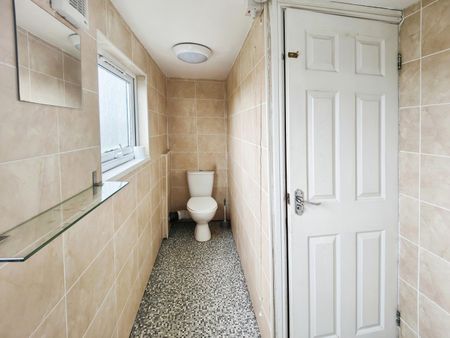 5 bedroom house to rent Rothersthorpe Road, Northampton, Northamptonshire, NN4 - Photo 5