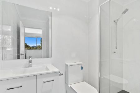 New 3 x 2 x 1 Apartment in a Peaceful Complex with a Pool - Photo 5