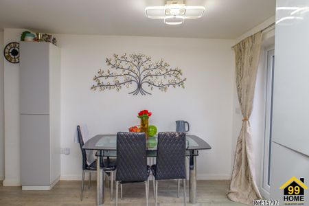 3 bed Semi-detached in Over court Gardens , Patchway, Bristol, BS34 5UW - Photo 4