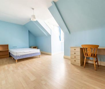 6 bedroom terraced house to rent - Photo 2