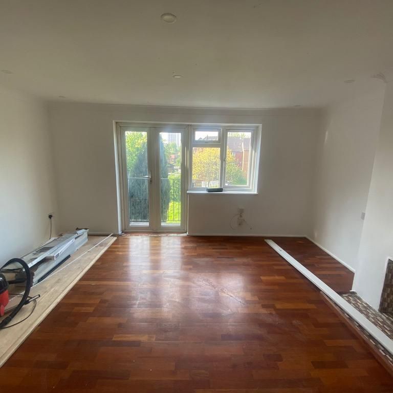 3 bedroom flat to rent - Photo 1