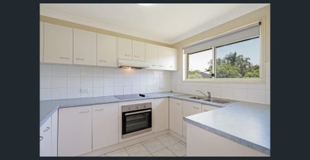 QUIET & PRIVATE FAMILY RETREAT - Photo 3