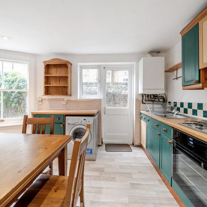 1 bedroom flat to rent - Photo 1