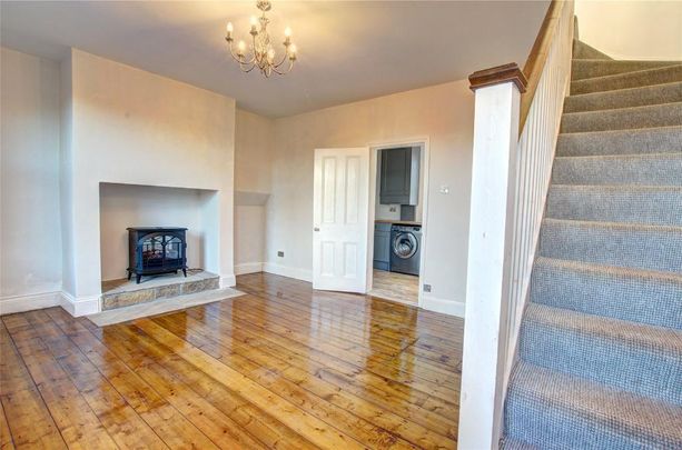 2 bedroom end of terrace house to rent - Photo 1