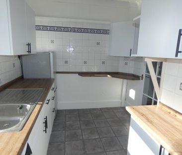 2 bedroom flat to rent - Photo 4