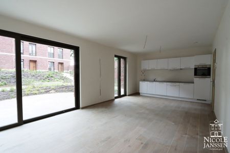 Nieuwbouwappartement met twee slaapkamers en autostandplaats in het centrum van Maaseik - Photo 4