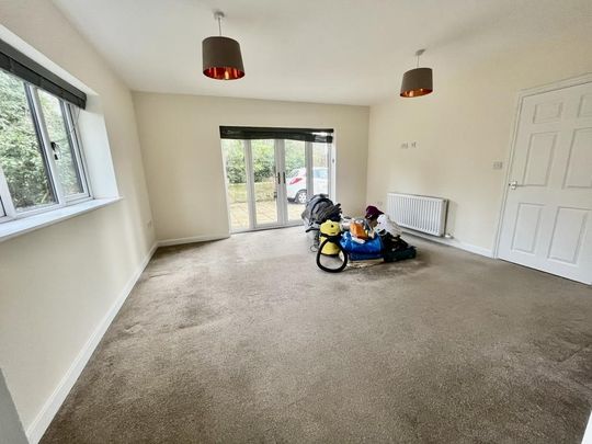 3 bedroom detached bungalow to rent - Photo 1