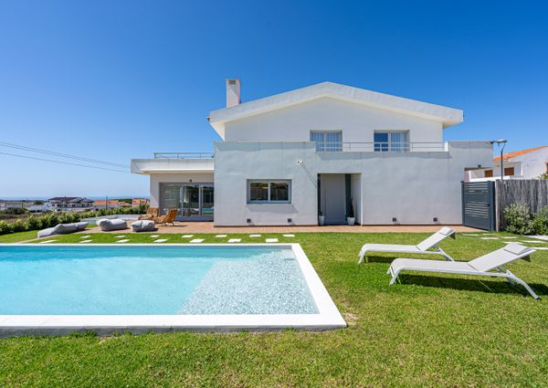 MORADIA T4 PRÓXIMO AO MAGOITO - SINTRA - SÃO JOÃO LAMPAS - CONDOMÍNIO FECHADO E VISTA MAR