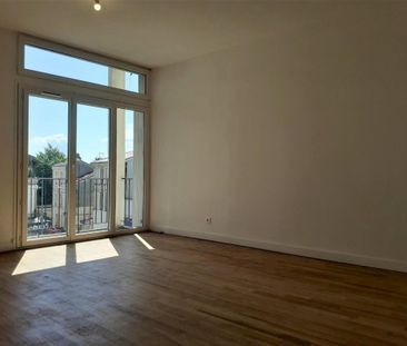Location Appartement 3 pièces 71m² AGEN 47000 - Photo 3