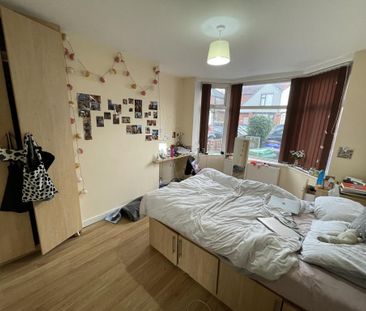 8 bedroom semi-detached house to rent - Photo 6