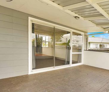 Modern 3-Bedroom Home - Photo 5