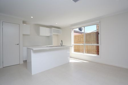 10 Thaine Way, Doreen VIC 3754 - Photo 3