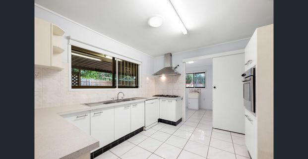 Low Maintenance Family Home - Photo 1