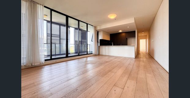 TWO BEDROOM APARTMENT IN IDEAL LOCATION - Photo 1