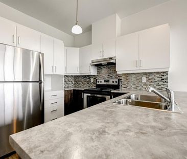 1 Bedroom + Den - 1270 Boulevard Lucille-Teasdale, Lachenaie - Photo 2