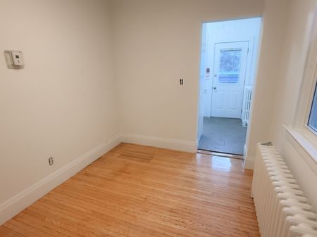 For Lease - 2469 Queen Street Unit# 1, Toronto, Ontario - Photo 5