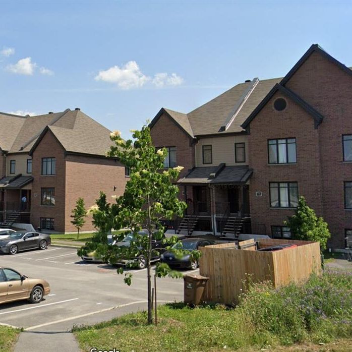 1812 Rue Schryer ( Gatineau ) Super Beau 4 1/2 - Photo 1