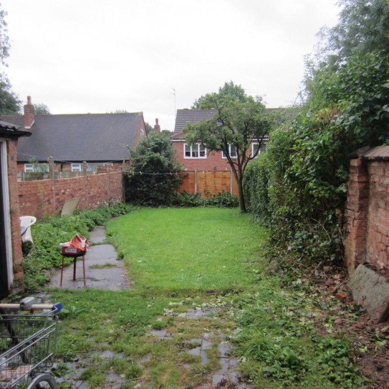 1 Bedroom Studio For Rent - Photo 1
