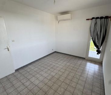 Location Appartement 2 pièces 40m² REMIRE MONTJOLY 97354 - Photo 5