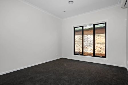 Modern and Stylish Townhouse - Photo 2