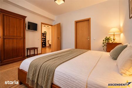Casa cu 3 apartamente independente, locatie premium, aria Biserica Nea - Photo 3