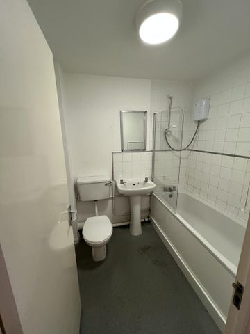 2 bedroom flat to rent - Photo 4