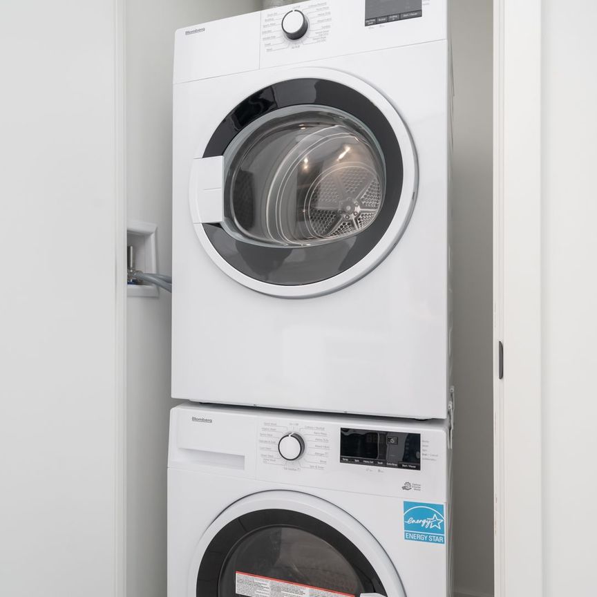 For Lease - 55 Charles Street Unit# 1705, Toronto, Ontario - Photo 1