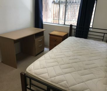 2/113 Sir Fred Schonell Drive, St Lucia, QLD 4067 - Photo 2