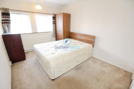 3 bedroom terraced house to rent - Photo 3