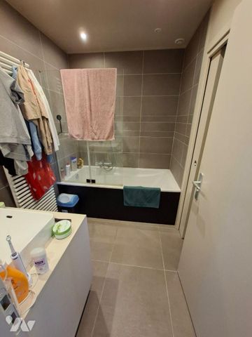 Secteur Hautes loges, proche lycée, maison en meublée comprenant: Hall d'entrée avec placard, ... - Photo 4