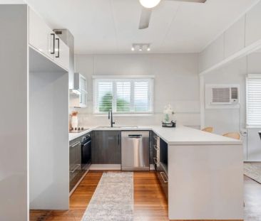 Timeless Charm with Modern Comfort - Castle Hill Views - Photo 3