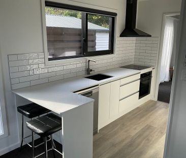 New 1BR Home in Abbotsford with deck & free wifi - Photo 5