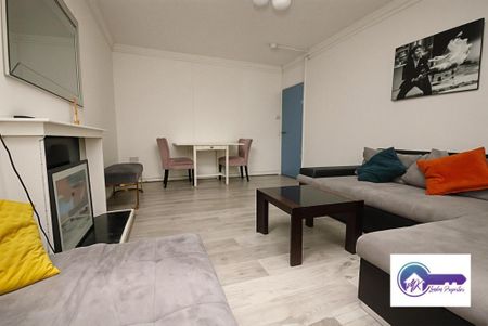 3 Bedroom Flat To Rent - Photo 3