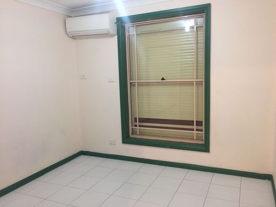 3 BEDROOM TOWNHOUSE IN CANLEY VALE - Photo 1