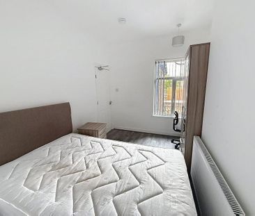 5 bedroom terraced house to rent - Photo 4
