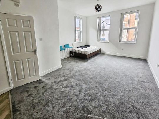 Studio to rent - Photo 1