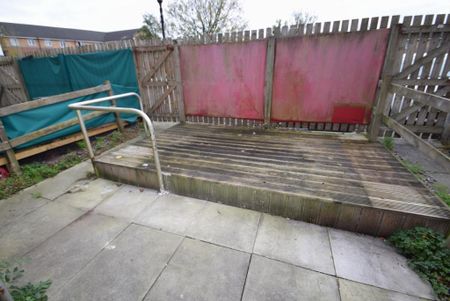 4 bedroom townhouse to rent - Photo 3