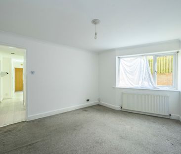 2 bedroom apartment to rent Woodlands Road, Redhill, Surrey, RH1 - Photo 3