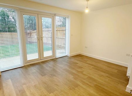 3 bedroom semi-detached house to rent - Photo 3