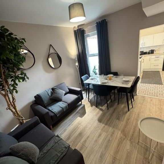 Dunluce Ave, Belfast, BT9 7AZ - Photo 1