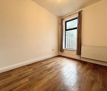 2 Bed Terraced House, Bath Road, E7 - Photo 4