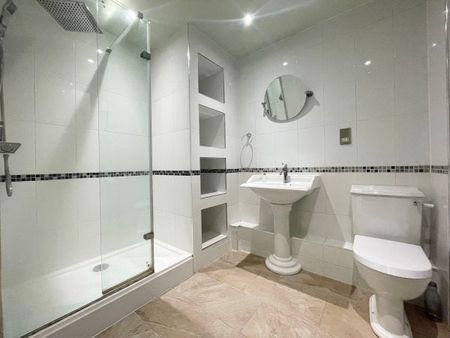 Cambridge Court, Nottingham, NG2 - Photo 4