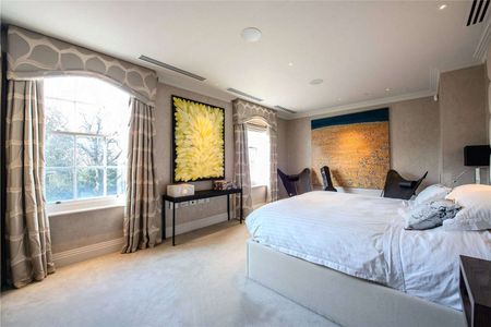 A 6 bedroom townhouse on the most sought-after street in Highgate Village. - Photo 5