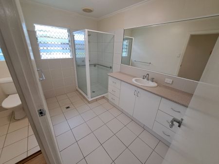 2 Bedroom unit - Innisfail Estate - Photo 5