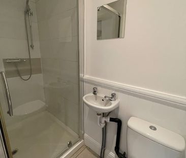 Room in a Shared House, High Road, NW10 - Photo 3