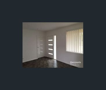 Charming 2-Bedroom Home in Lalor - Photo 2