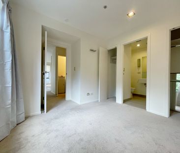 Spacious 2 bedroom apartment next to St Lukes mall - Photo 2