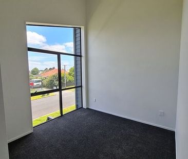 3 Bedroom 2 Bathroom Townhouse - Photo 6