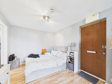 St Peters Close, Cheltenham, Gloucestershire, GL51 - Photo 2